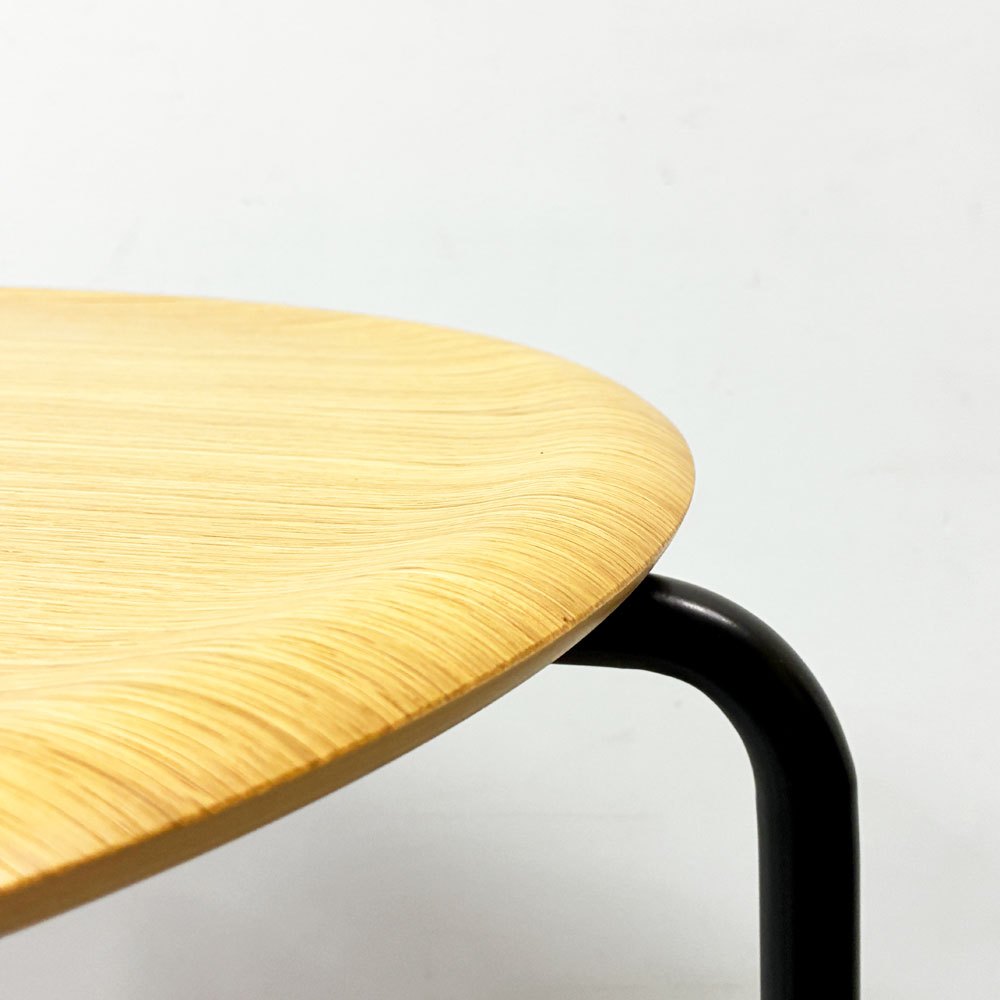 エンゲルブレヒト Engelbrechts ケヴィ KEVI 2010 ダイニングテーブル オーク材 プライウッド カフェテーブル 70cm 3本脚 ヨルゲン・ラスムッセン デンマーク 未使用品 美品 B ●