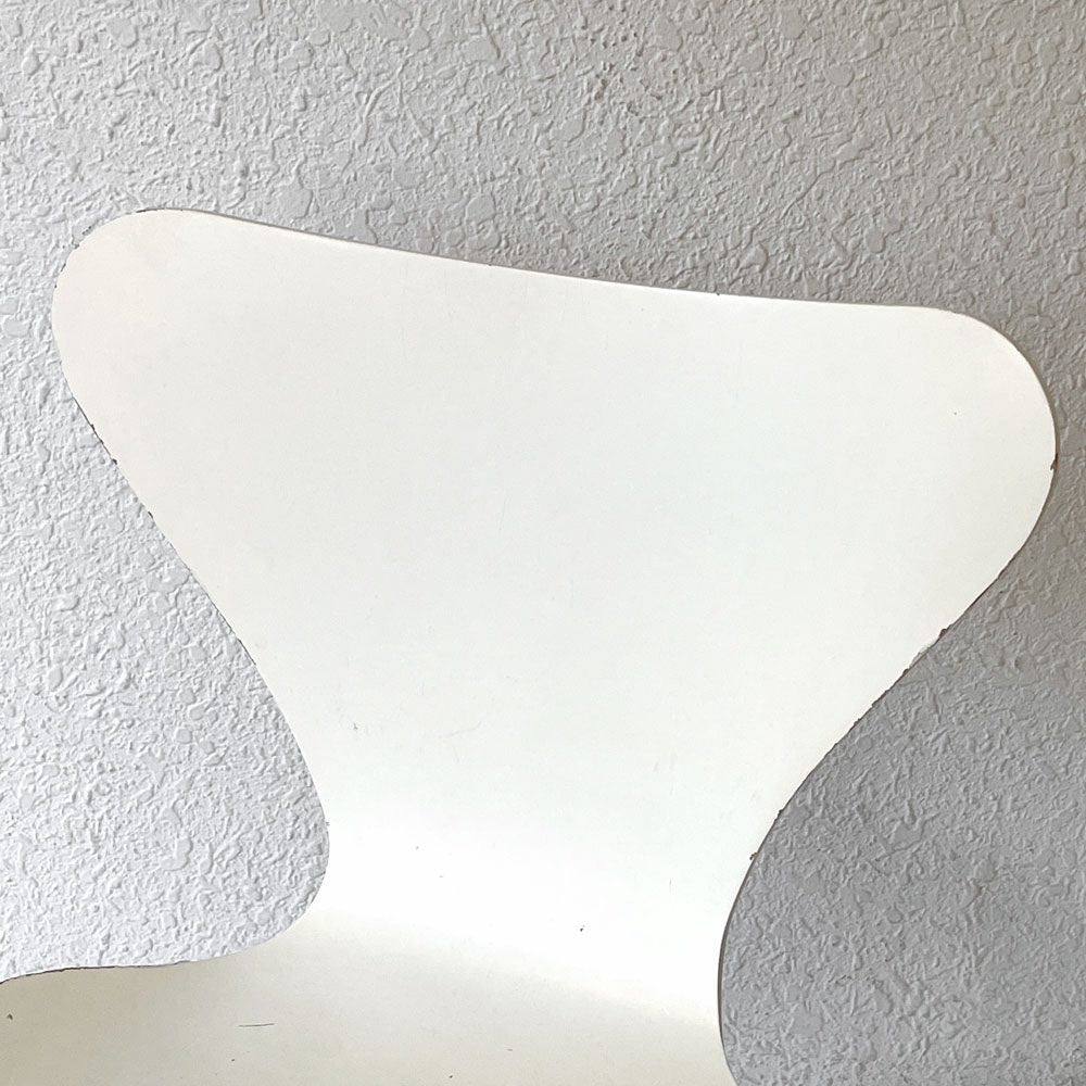 フリッツハンセン Fritz Hansen 3107 セブンチェア ラッカー ホワイト スタッキング アルネ・ヤコブセン デンマーク 北欧家具 B ◇