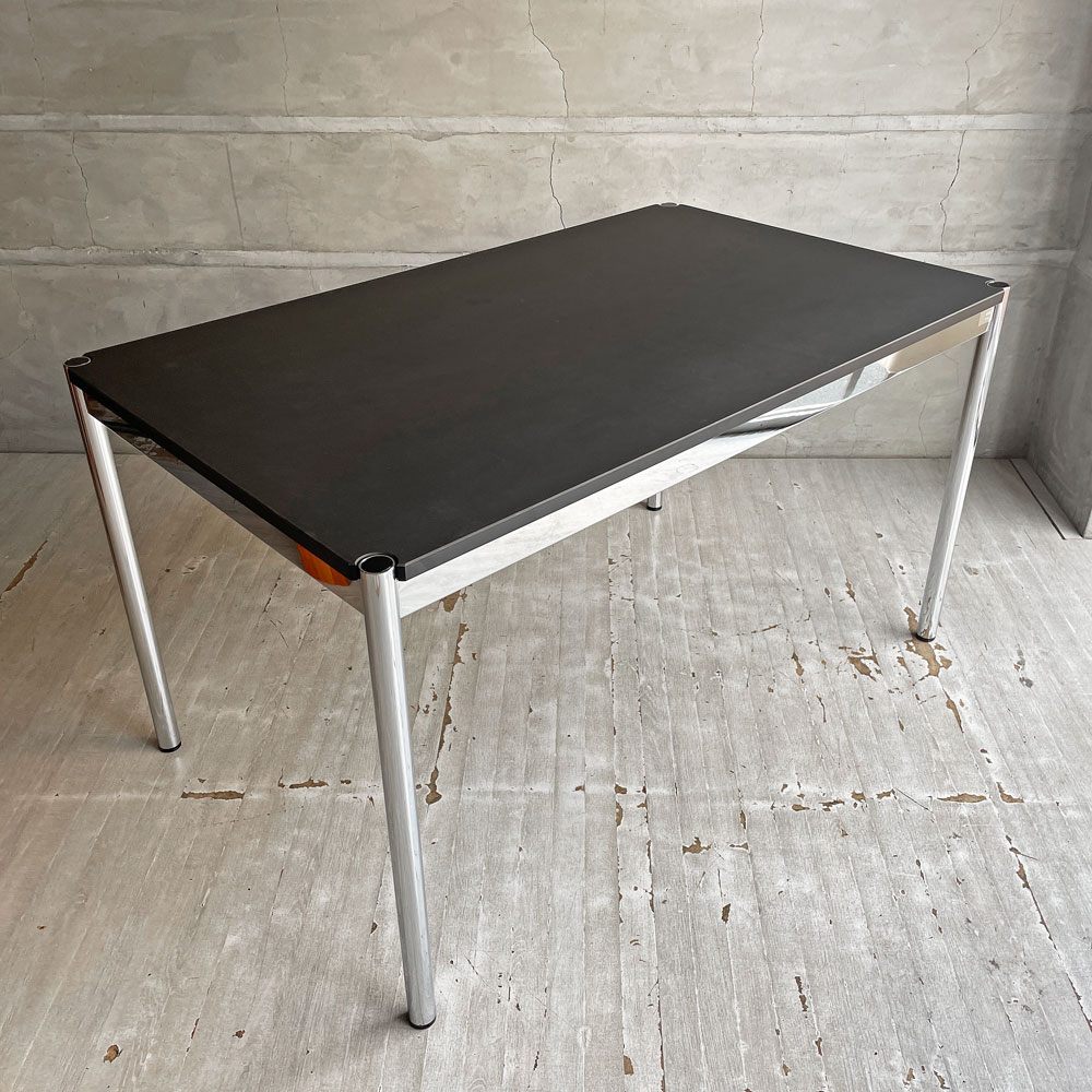 USMハラー USM Haller モジュラーファニチャー ハラーテーブル ワーキングデスク ダイニングテーブル リノリウム天板 ネロインゴカラー W125cm アジャスター 高さ調整機能付き スイス ♪