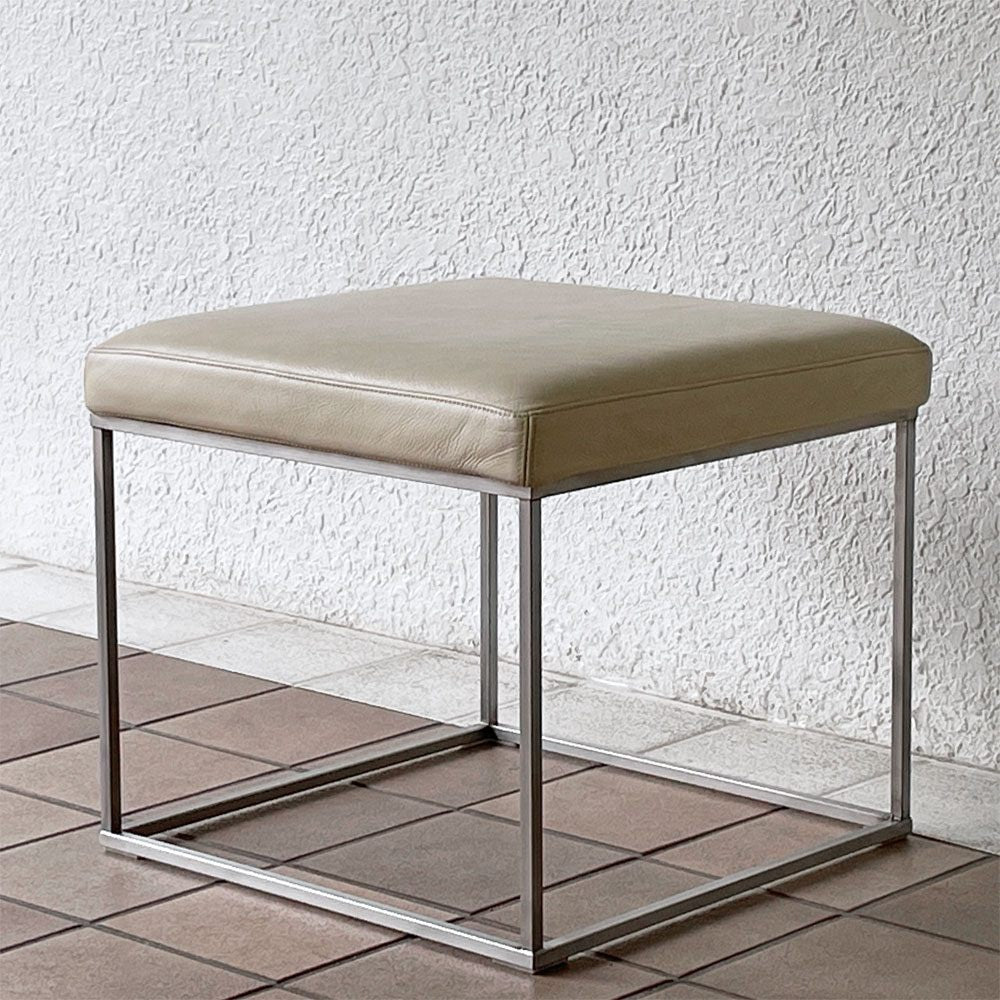 リビングディバーニ Living Divani イル プフ ILE Pouf オットマン スツール 本革 Piero Lissoni ixc.取扱 ◇