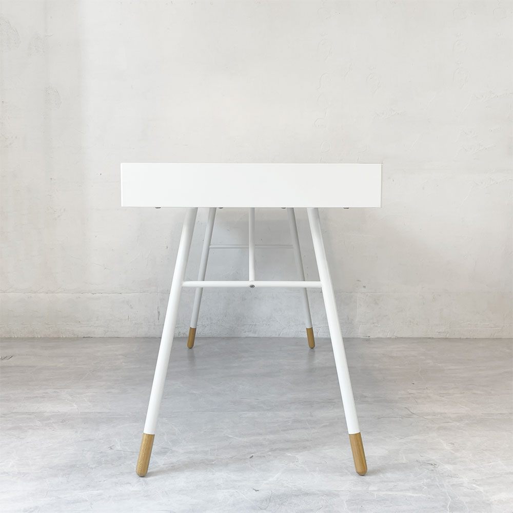 ボーコンセプト Boconcept クパチーノ Cupertino デスク マットホワイト ラッカー仕上げ ナチュラルオーク W140cm 定価 ¥149,900- ★