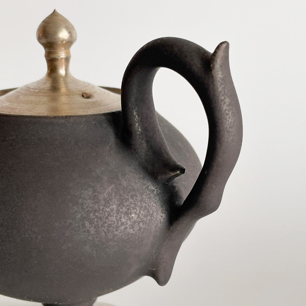木下和美 ティーポット 黒釉 金彩 磁器 12cm 現代作家 ■