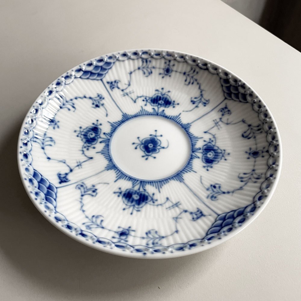 ロイヤルコペンハーゲン ROYAL COPENHAGEN ブルーフルーテッド ハーフレース スープカップ&ソーサー 陶器 北欧食器 廃番 箱付き 未使用 E ♪