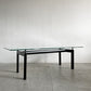 カッシーナ Cassina ターブル・テューブ・ダヴィオン 6 TABLE TUBE D’AVION LC6 ダイニングテーブル クリアガラス天板 ブラック脚 W225×D85cm ル・コルビジェ 定価￥1,111,000- 未使用品 〓