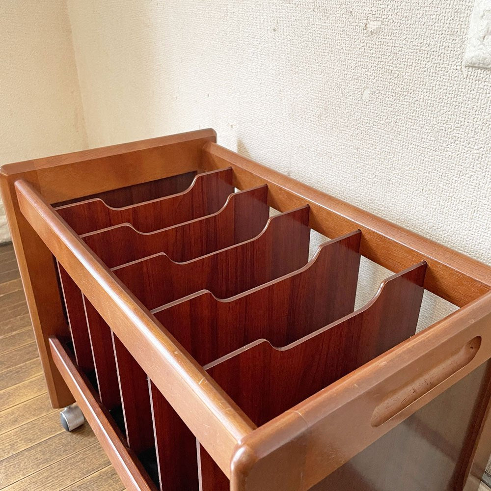 カリモク karimoku マガジンラック キャスター付き W52cm 木製 ジャパンビンテージ 昭和レトロ ミッドセンチュリー オールドカリモク ◎