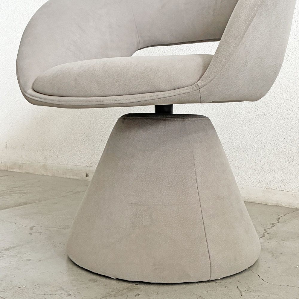 モーダエンカーサ moda en casa エアロチェア AERO chair ダイニングチェア 回転式 elephant 参考定価￥41,800- A 〓