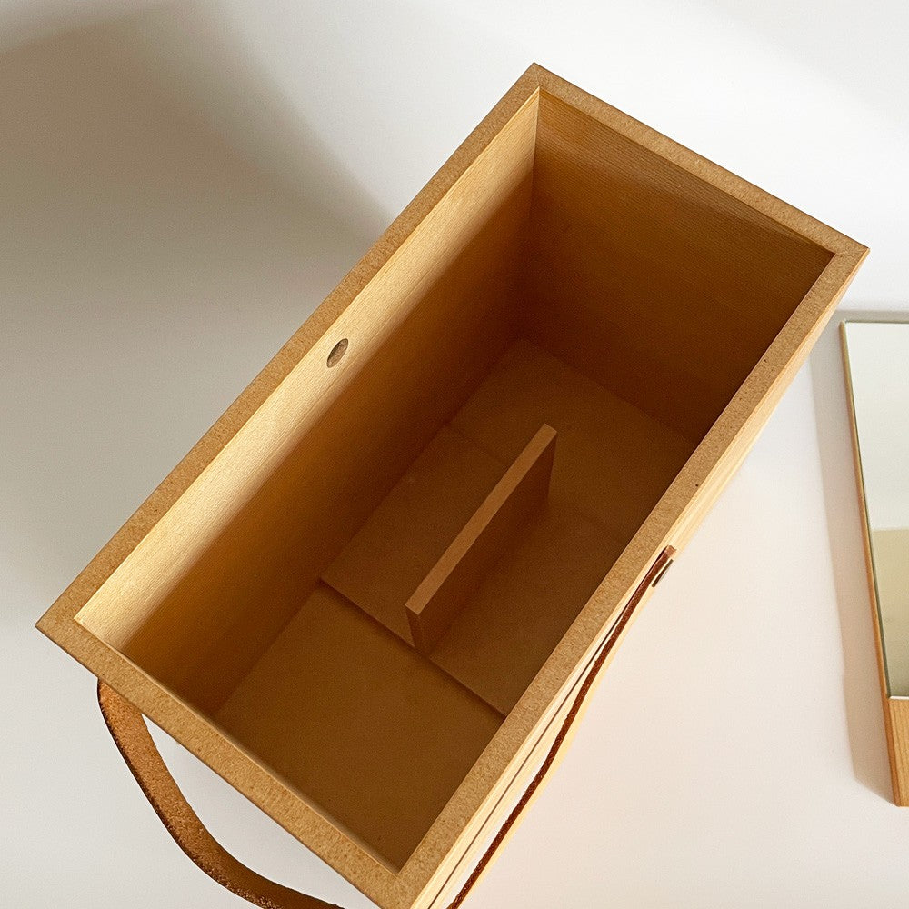 北欧暮らしの道具店 KURASHI&Trips PUBLISHING メイクボックス ベイツガ 天然木×牛革 ミラー付 北欧デザイン ■