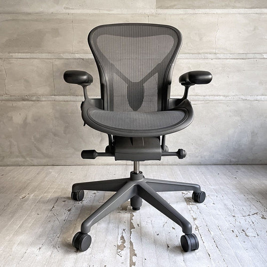 ハーマンミラー Herman Miller アーロンチェア Aサイズ リマスタード ライト グラファイトベース ビル・スタンフ ＆ ドン・チャドウィック ♪