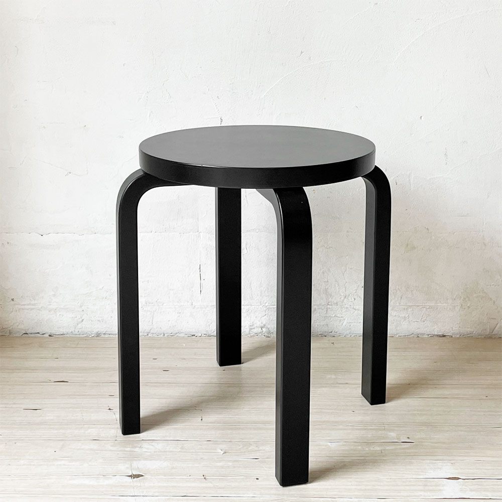 アルテック artek スツール60 E60 スツール 4本脚 アルヴァ・アアルト ブラックラッカー バーチ無垢材 北欧家具 参考定価￥47,300- ★