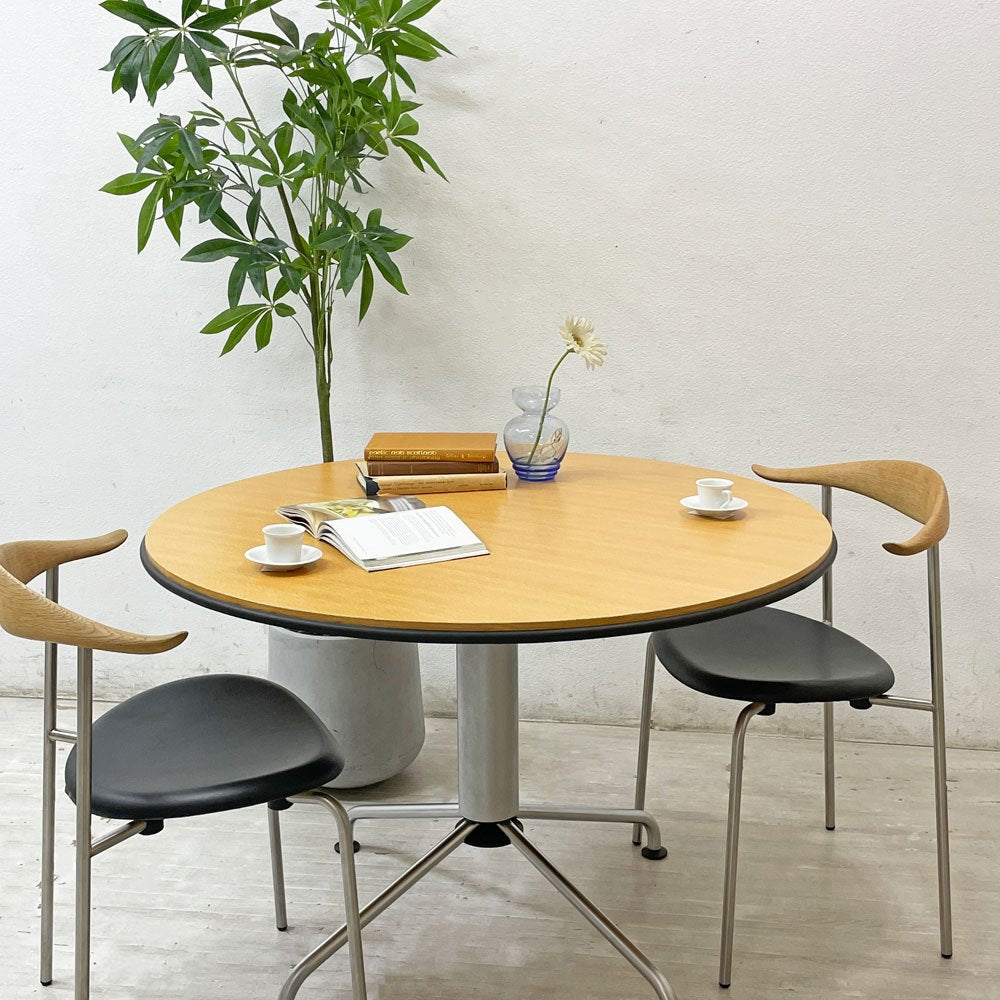 フリッツハンセン Fritz Hansen VMシリーズ ラウンド ダイニングテーブル ヴィコマジストレッティ デンマーク アジャスター W107cm ●