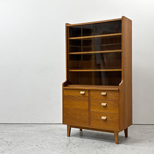 ウニコ unico クルト KURT カップボード 食器棚 ガラスキャビネット オーク材 スライド天板 北欧ビンテージスタイル 廃番 ●