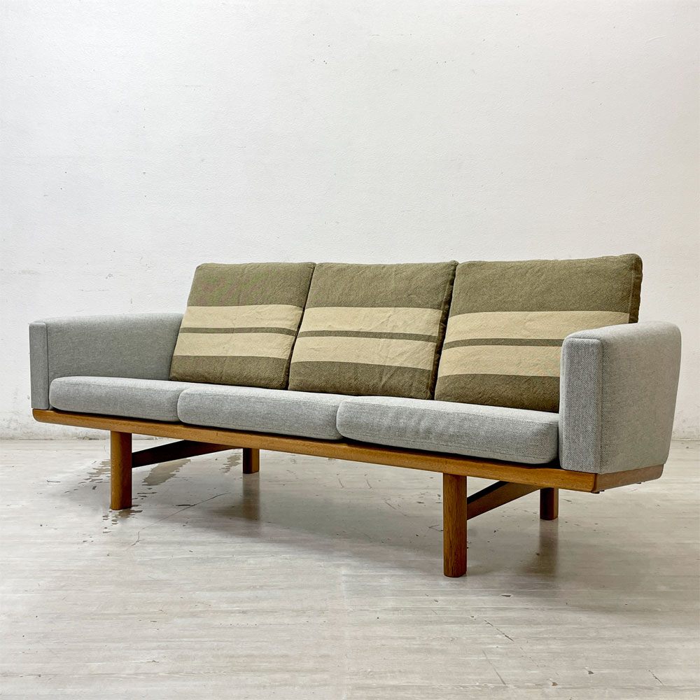 ゲタマ GETAMA GE236 3シーター ソファ ハンス・J・ウェグナー Hans J Wegner ファブリック マハラム社 モード生地 オーク無垢材 北欧 デンマーク ビンテージ ●
