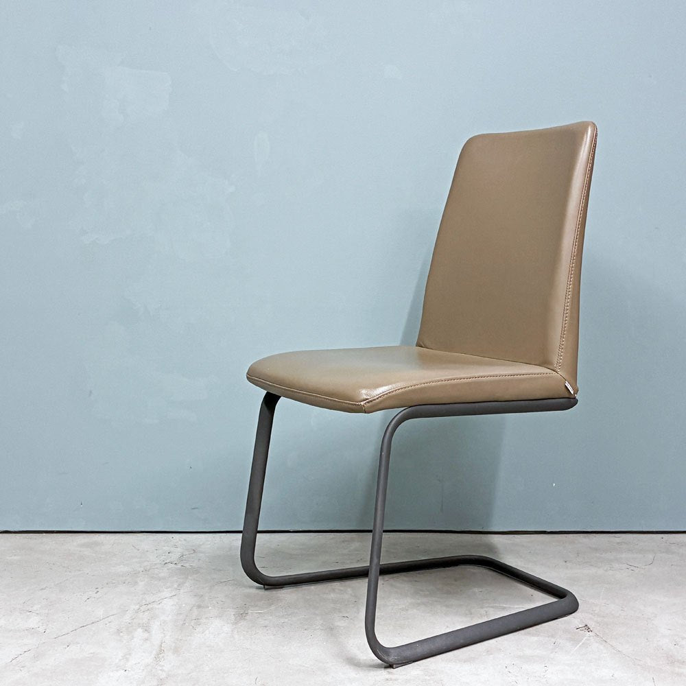 ボーコンセプト BoConcept ローザンヌ LAUSANNE ダイニングチェア カンチレバー PUレザー 北欧モダン ダークベージュ A ◎