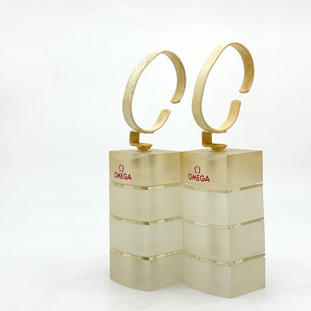 オメガ OMEGA 腕時計スタンド アクリル ブロック式 Cリング 2個セット ●