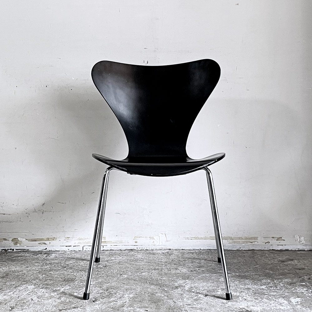 フリッツハンセン Fritz Hansen セブンチェア ブラックラッカー アルネ・ヤコブセン スタッキングチェア デンマーク 1997年製 A ■