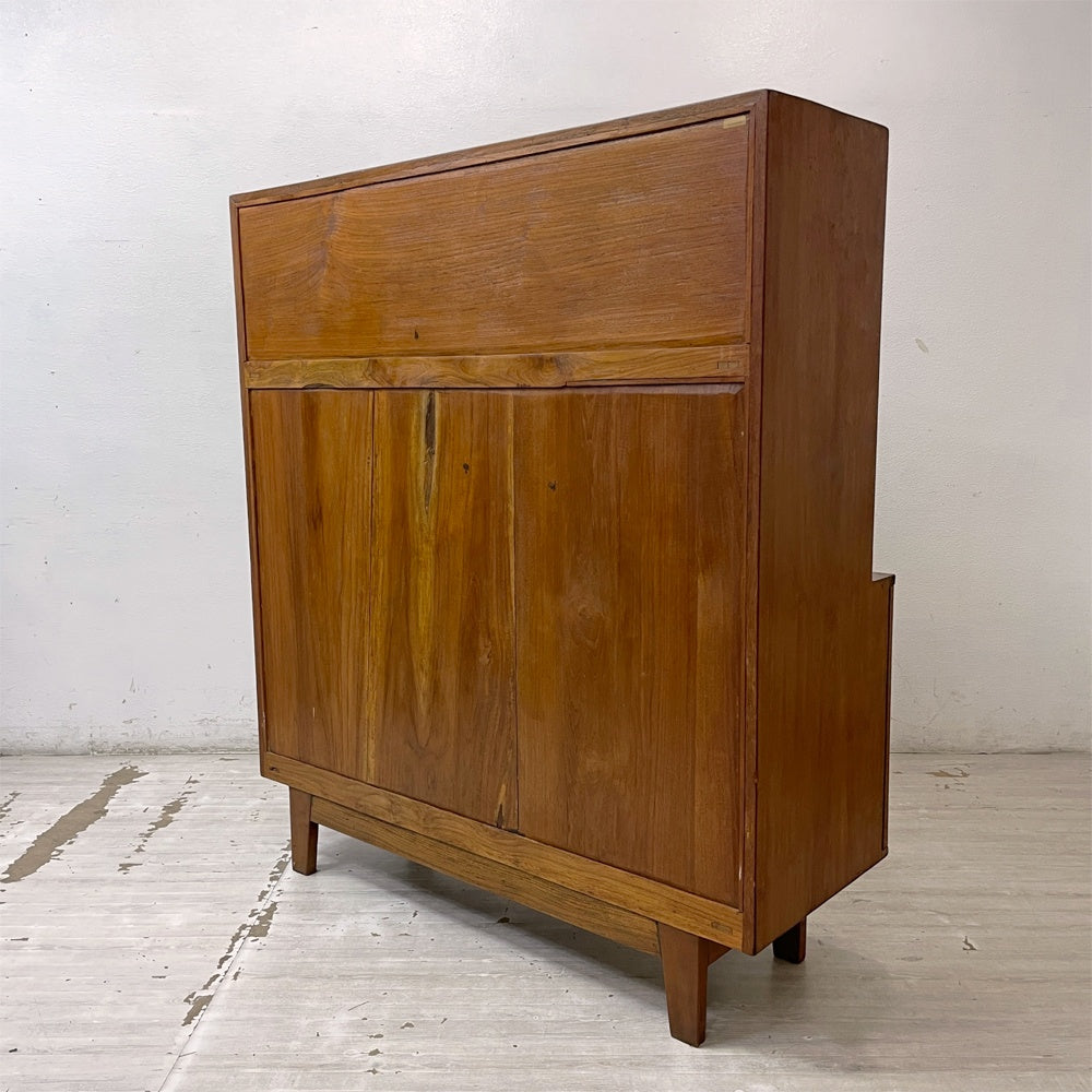 アジアン チーク無垢材 キャビネット ガラス扉 引き出し4杯 飾り棚 本棚 立ち脚家具 ●