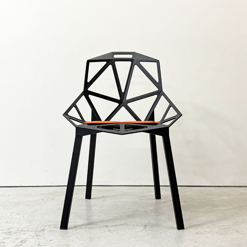 マジス MAGIS チェアワン CHAIR ONE ダイニングチェア コンスタンチン・グルチッチ スタッキング 屋外使用可 ブラック × オレンジ シートクッション付 イタリア ●