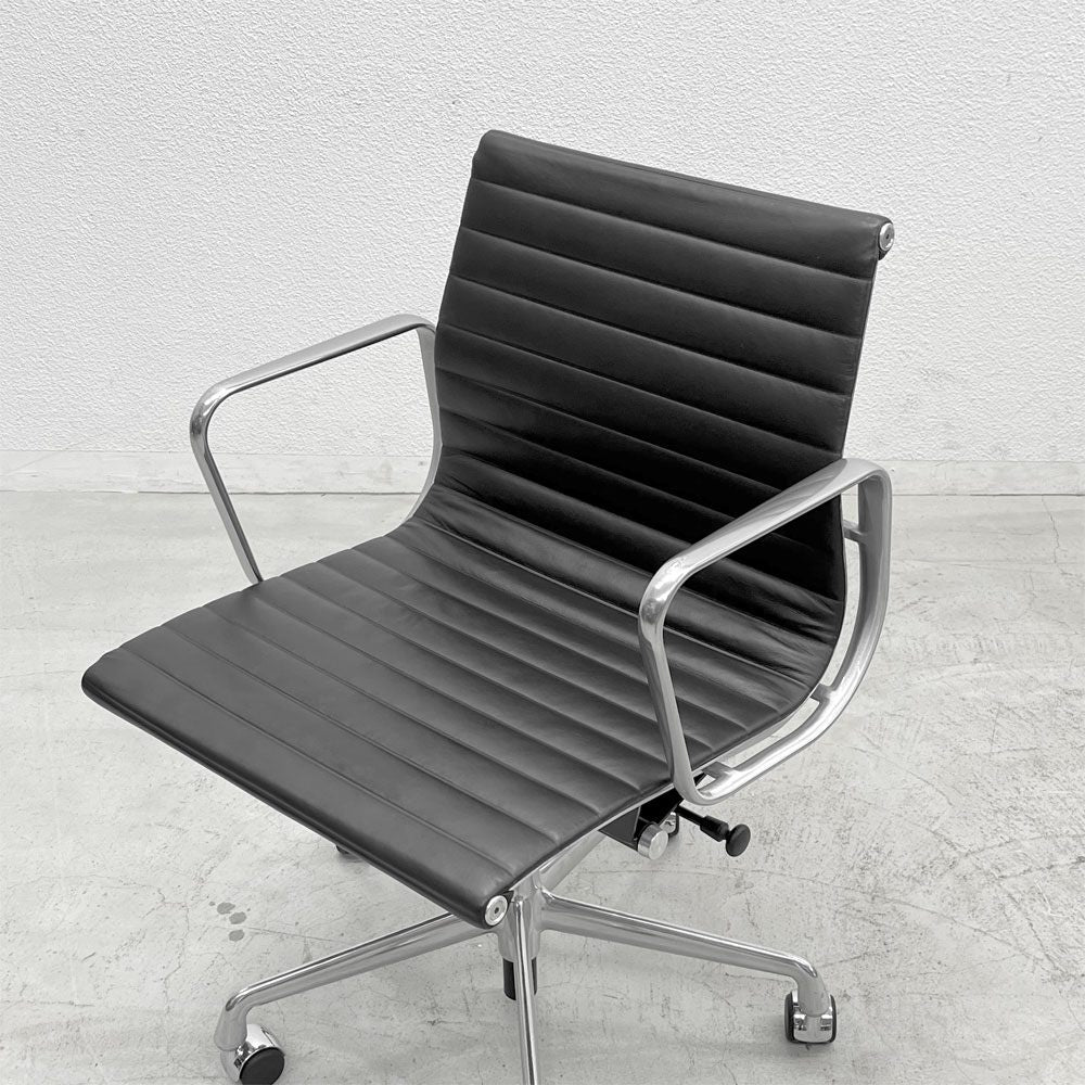 ハーマンミラー Herman Miller イームズアルミナムグループチェア マネージメントチェア アルミバフベース ガス圧昇降仕様 5本脚 キャスタータイプ 本革 イームズ 〓