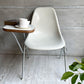 ハーマンミラー Herman Miller サイドシェルチェア セカンド 2nd ビンテージ FRP製 パーチメント スタッキングベース 肘掛けテーブル付 イームズ ミッドセンチュリー ♪