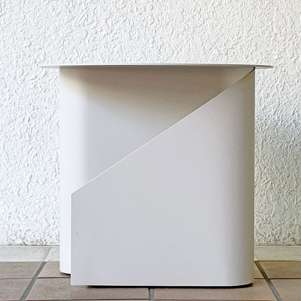 ウッド WOUD セントラムサイドテーブル SENTRUM SIDE TABLE ラウンド マガジンラック Φ40cm スチール ホワイト 北欧 デンマーク ◇