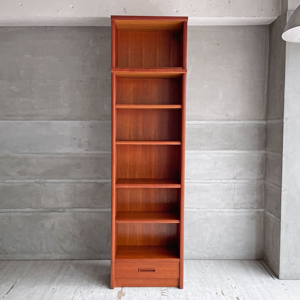 ジャパンビンテージ Japan Vintage チーク材 スリムシェルフ ブックシェルフ 本棚 オープンシェルフ 飾り棚  棚板可動式 上台付き ♪