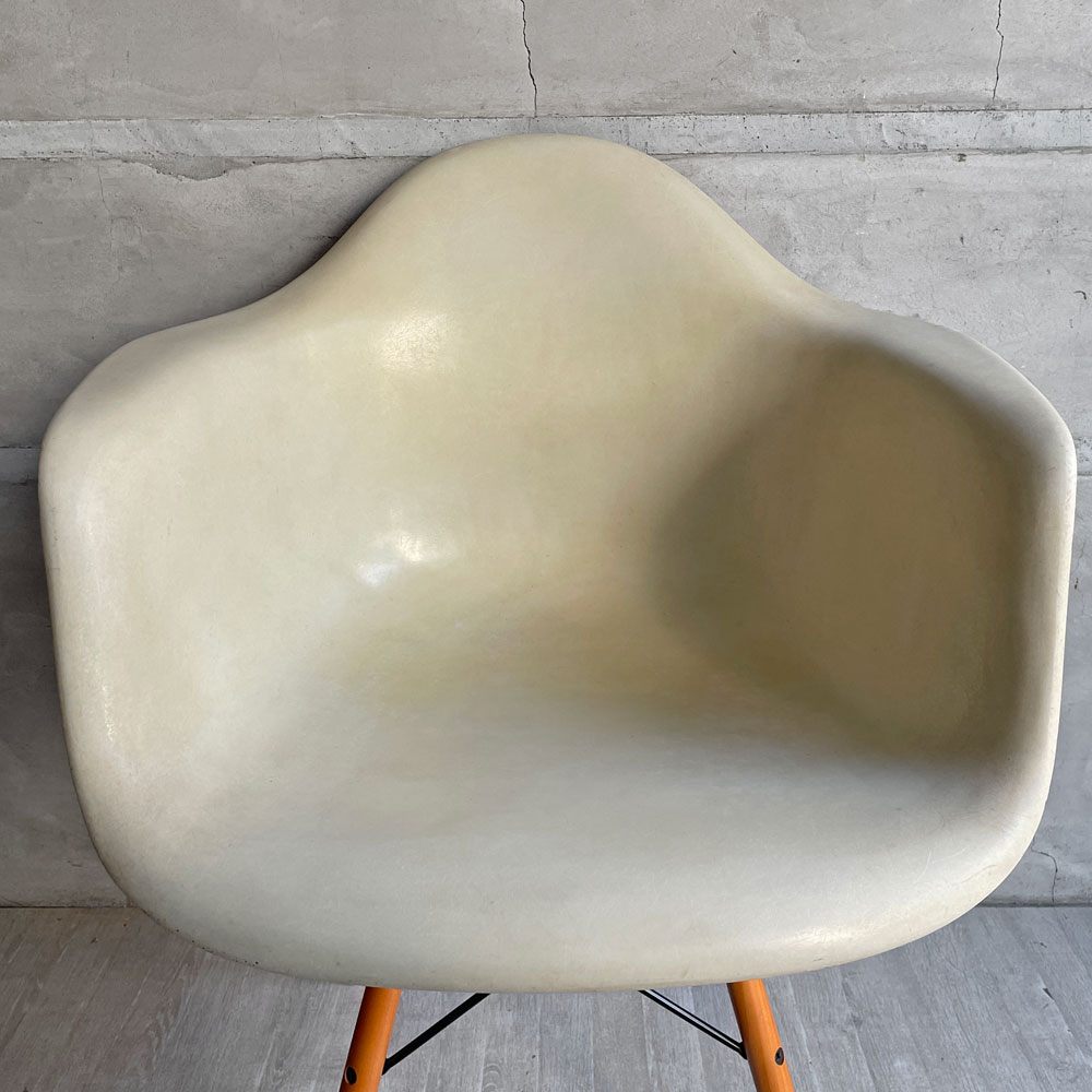 ハーマンミラー Herman Miller アームシェルチェア セカンド 2nd ビンテージ FRP パーチメント ダヴェルレッグベース イームズ ミッドセンチュリー ♪