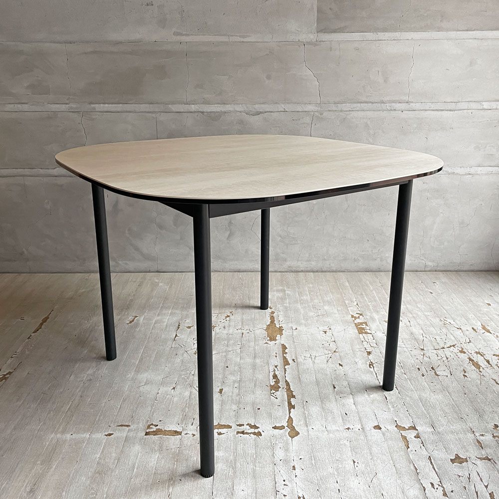 モーダエンカーサ moda en casa ミューズテーブル MEWS table ダイニングテーブル セラミックホワイト天板 モダンデザイン 定価￥114,400- ♪