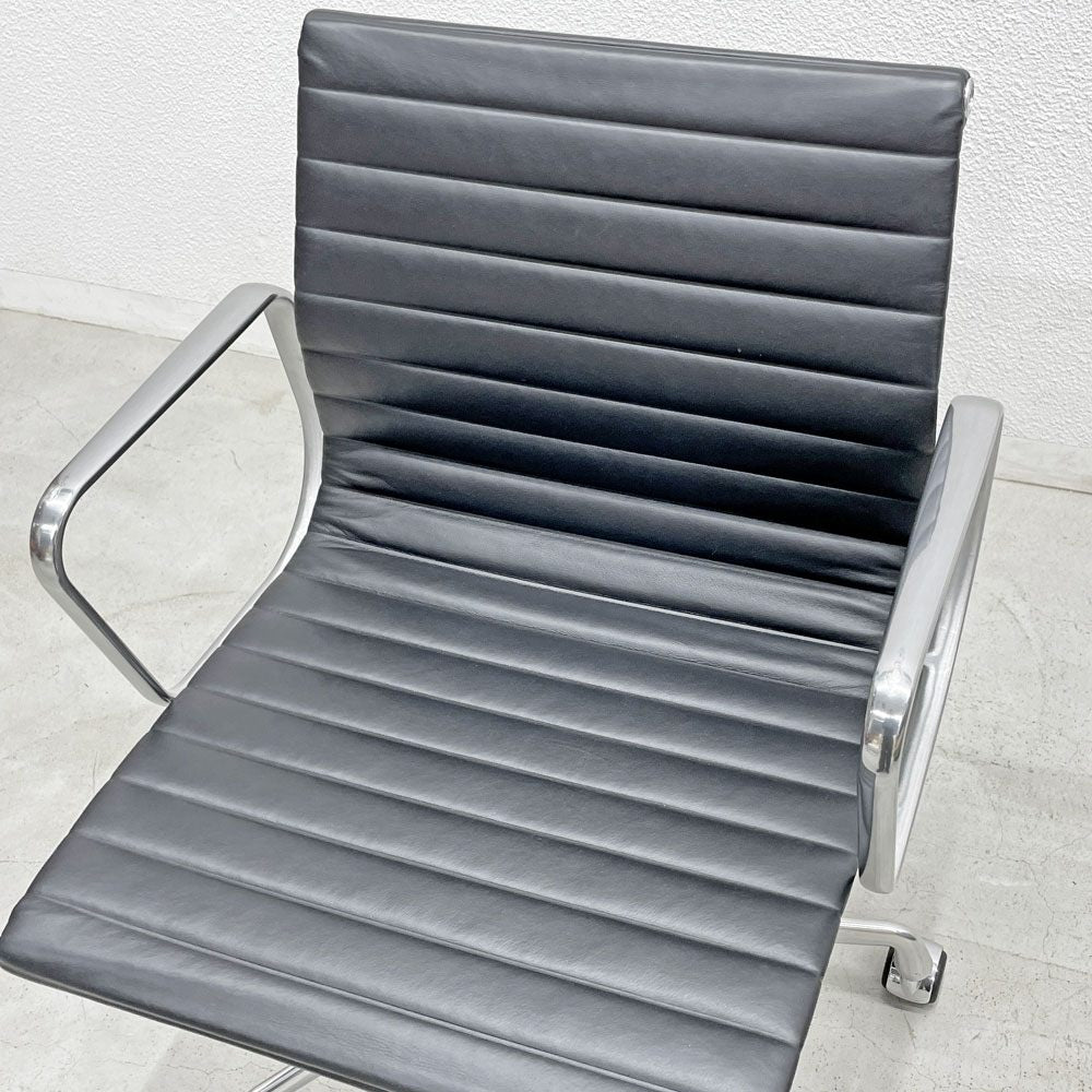 ハーマンミラー Herman Miller イームズアルミナムグループチェア マネージメントチェア アルミバフベース ガス圧昇降仕様 5本脚キャスタータイプ 本革 イームズ B 〓
