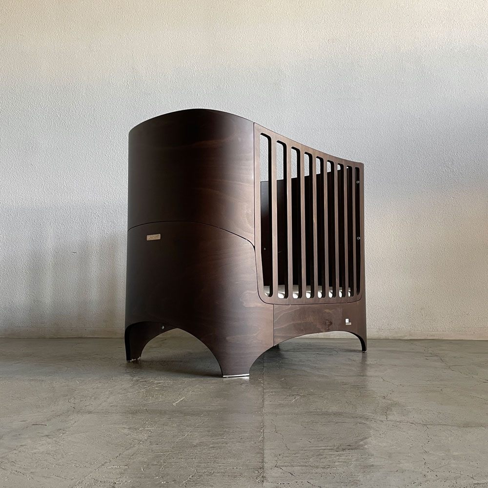 リエンダー Leander ベビーベッド BABY BED アレンジ使用可能 ブナ材 ウォルナット色 北欧家具 デンマーク 参考価格16.5万円 〓