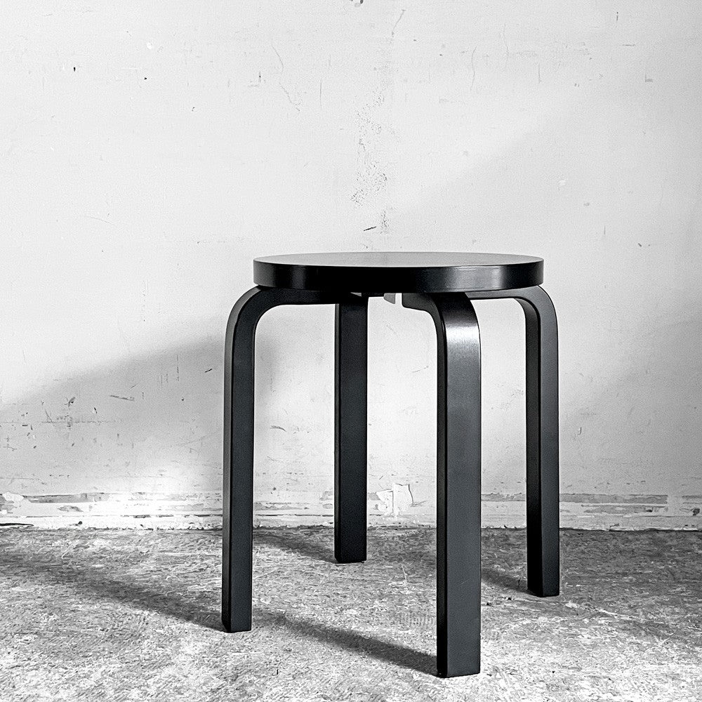 アルテック artek スツール60 E60 オールブラック ラッカー バーチ無垢材 4本脚 アルヴァ・アアルト フィンランド 北欧家具 ■