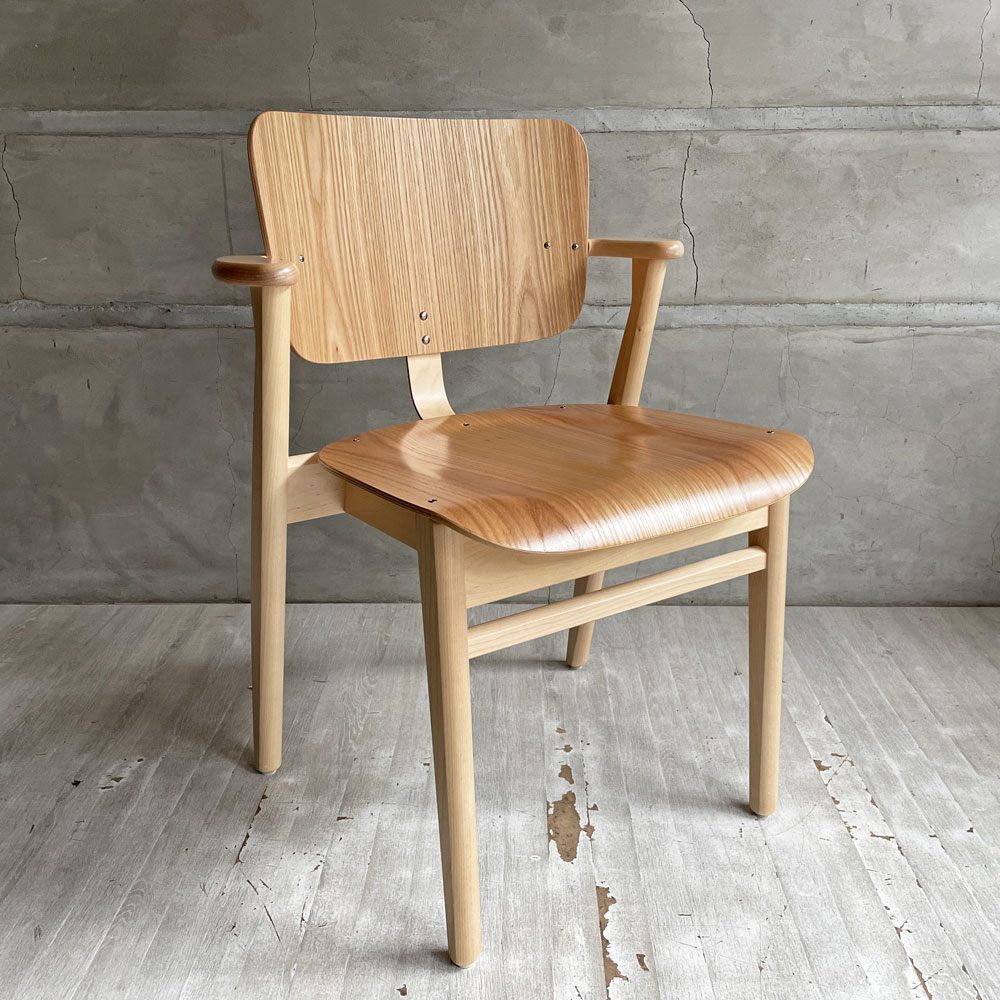 アルテック artek ドムスチェア Domus Chair ダイニングチェア アームチェア バーチ材 × エルム材 2022年発売 板座 イルマリ・タピオヴァーラ ♪