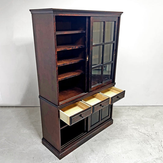 勇峰工芸 食器棚 飾り棚 樺材 引き戸 ガラス戸 カップボード 抽斗三杯 民芸家具 国産家具 棚板高さ変更可 北海道 旭川 ●