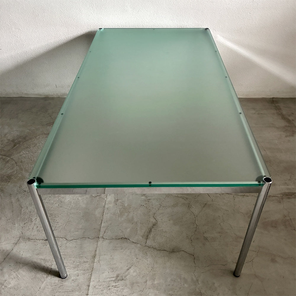 ユーエスエム ハラーシステム USM Modular Furniture ハラーテーブル デスク ダイニングテーブル W200×D100×H72/74cm ジェンティーレガラス 艶消し フロスト加工 リバーシブル 合計参考価格￥457,600-の品 オフィス家具 ミーティングテーブル 店舗什器 MoMA 〓