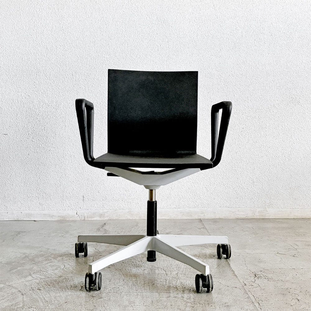 ヴィトラ vitra ゼロフォー .04 スタジオチェア オフィスチェア アームレスト付 ブラック 昇降機能 マールテン・ヴァン・セーヴェレン Maarten Van Severen 定価￥202,400- B 〓