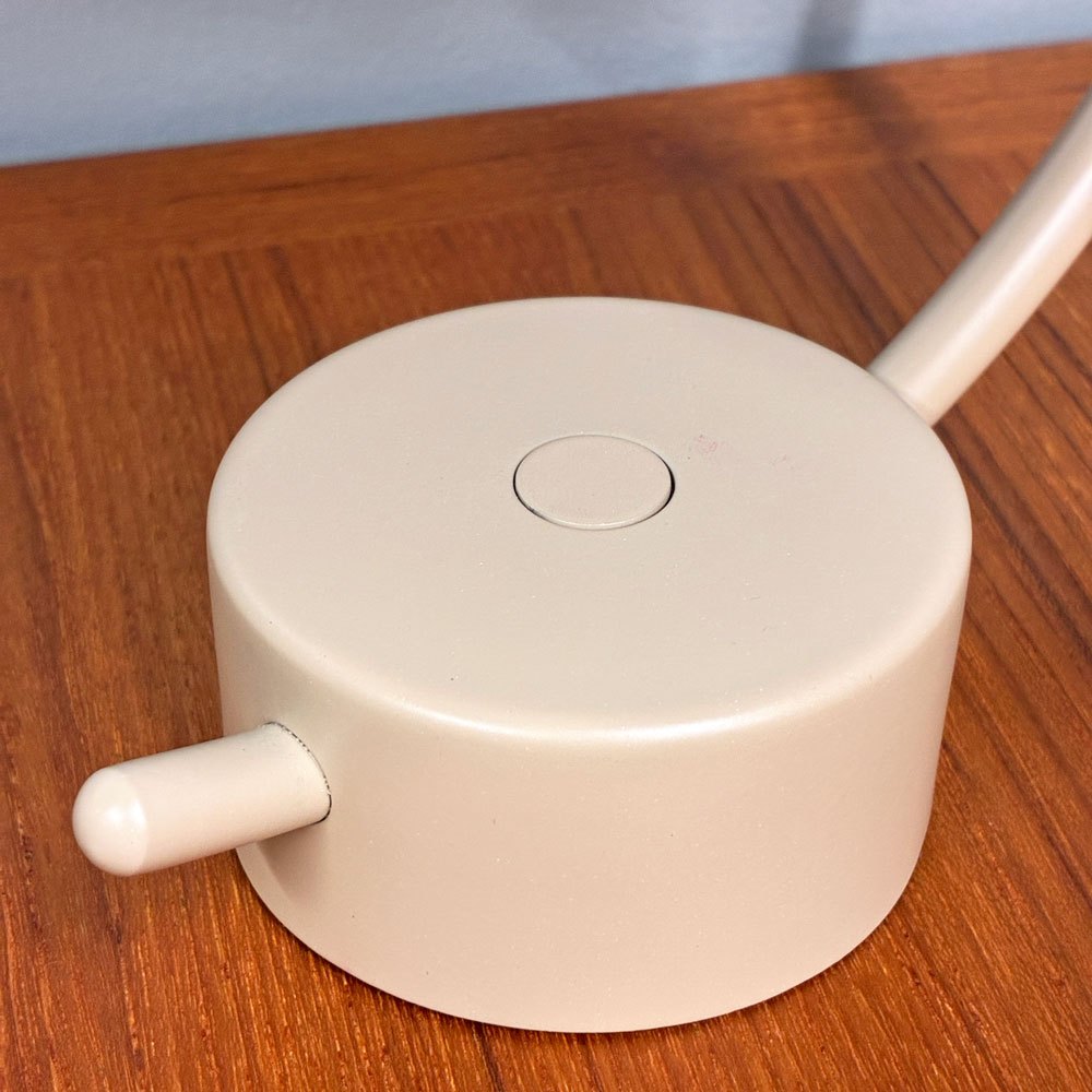ファームリビング Ferm Living メリディアン ポータブルランプ カシミア ベージュ 北欧 デンマーク 参考定価：￥40,150- ◎