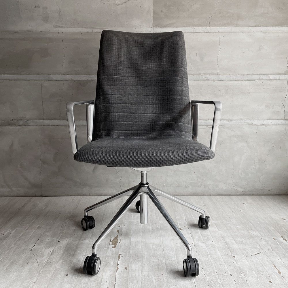 アンドリューワールド Andreu World フレックス エグゼクティブ Flex Executive インターミディエイトバック アームチェア デスクチェア アルミ キャスターベース ガス圧昇降 参考価格 ¥295,460-♪