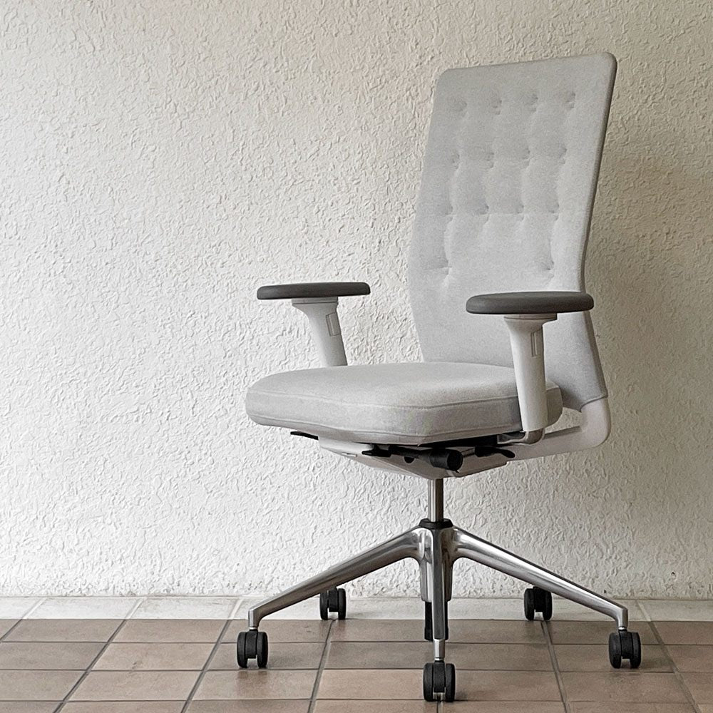 ヴィトラ vitra IDトリム ID Trim オフィスチェア デスクチェア ファブリックシート ライトグレー系 ハイバック 2Dアームレスト アントニオ・チッテリオ 参考定価￥209,000- ◇