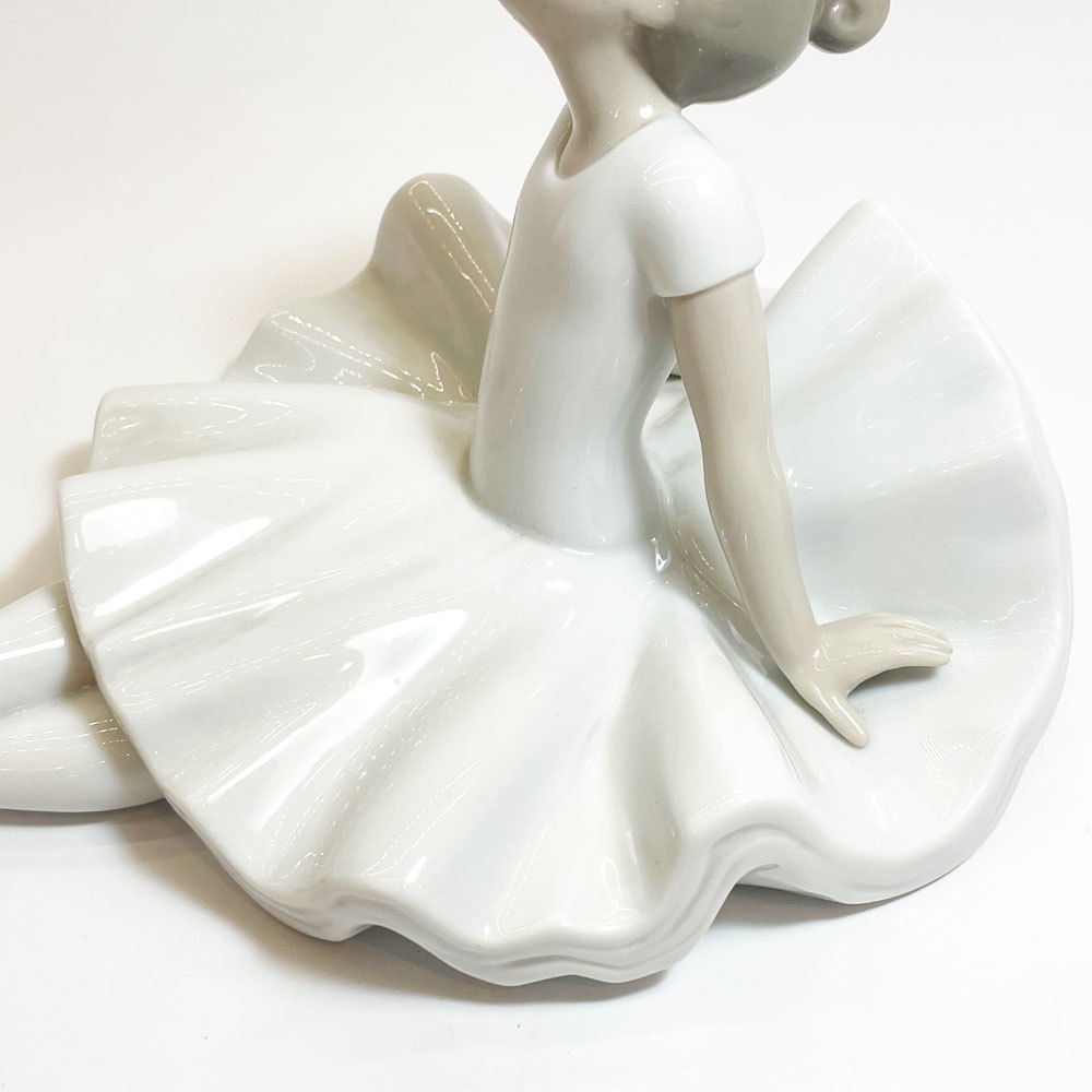 リヤドロ LLADRO ナオ NAO バレリーナ 少女 白磁 置物 オブジェ フィギュリン スペイン ★