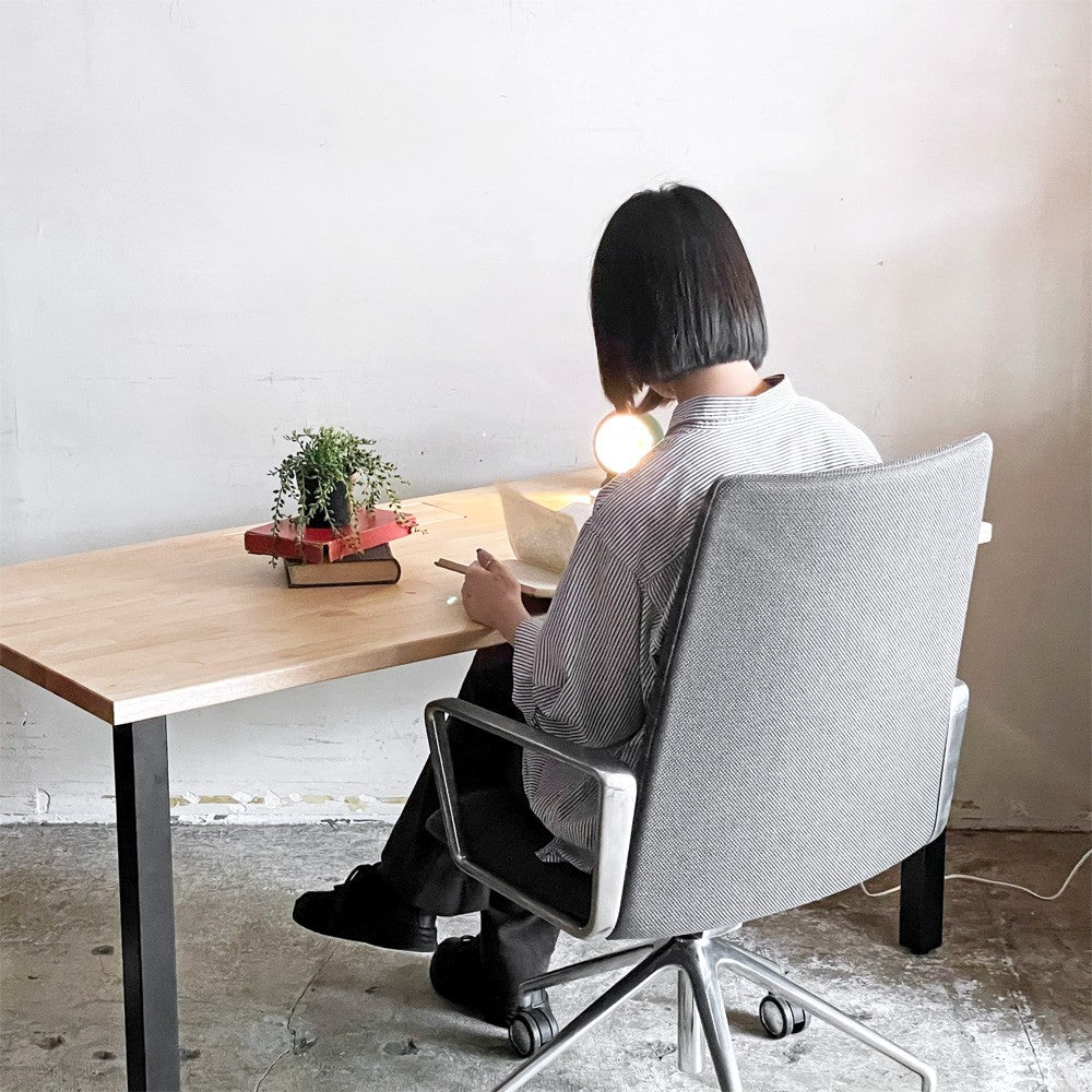 かなでもの KANADEMONO ザ・テーブル THE TABLE デスク ラバーウッド無垢材 W150xD70cm スチール スクエアバーレッグ シンプルトレイ付き ブラック B ■