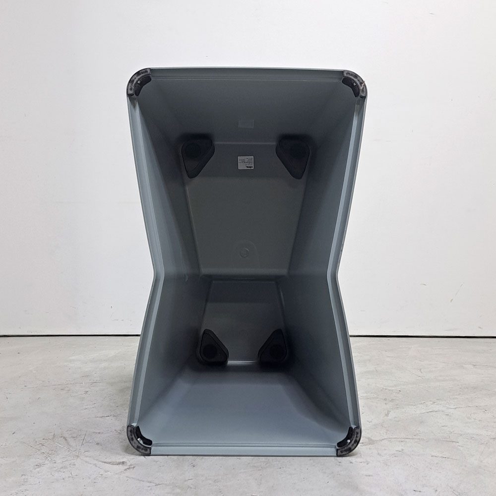 ヴィトラ vitra スツール ツール STOOL TOOL コンスタンチン・グルチッチ スタッキング ライトグレー スイス 定価48,400円 ●