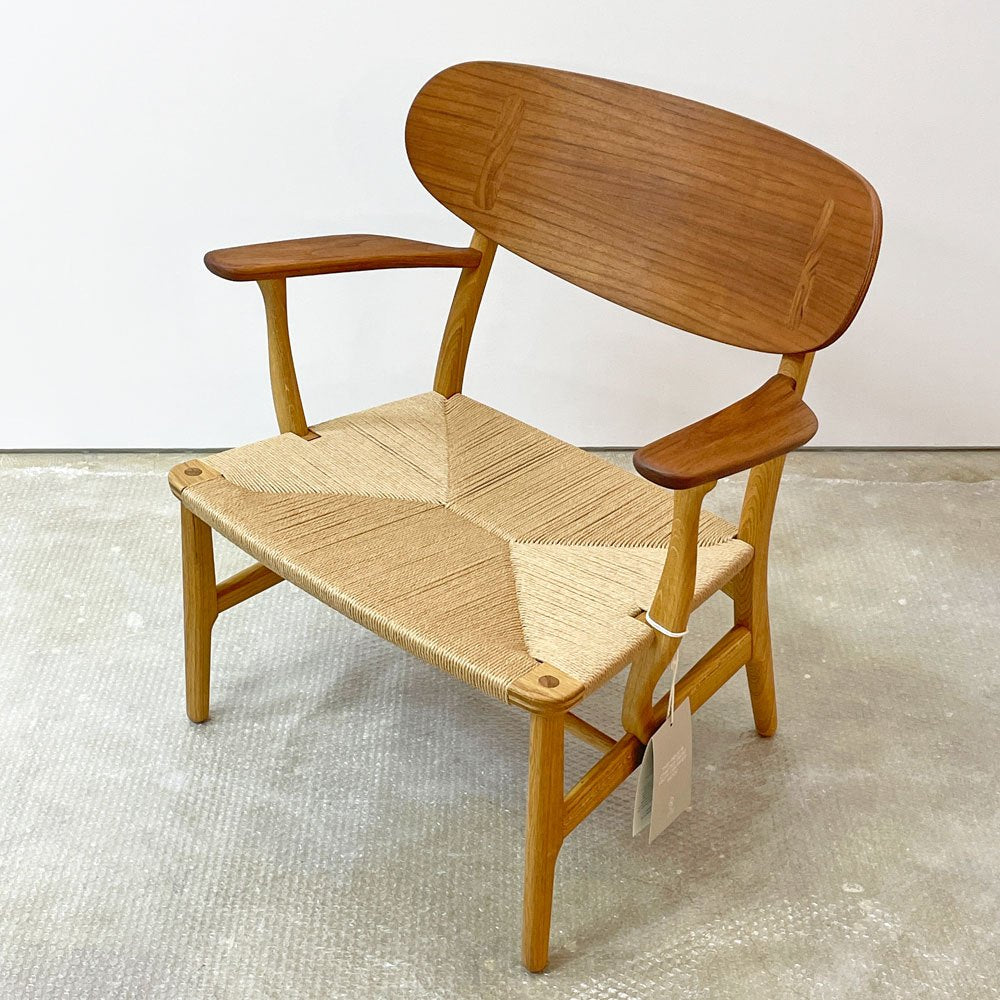 カールハンセン＆サン Carl Hansen & Son CH22 ラウンジチェア オーク材 × チーク材 ミックスコンビネーション オイルフィニッシュ ハンス・J・ウェグナー 未使用保管品 定価492,800円 ●