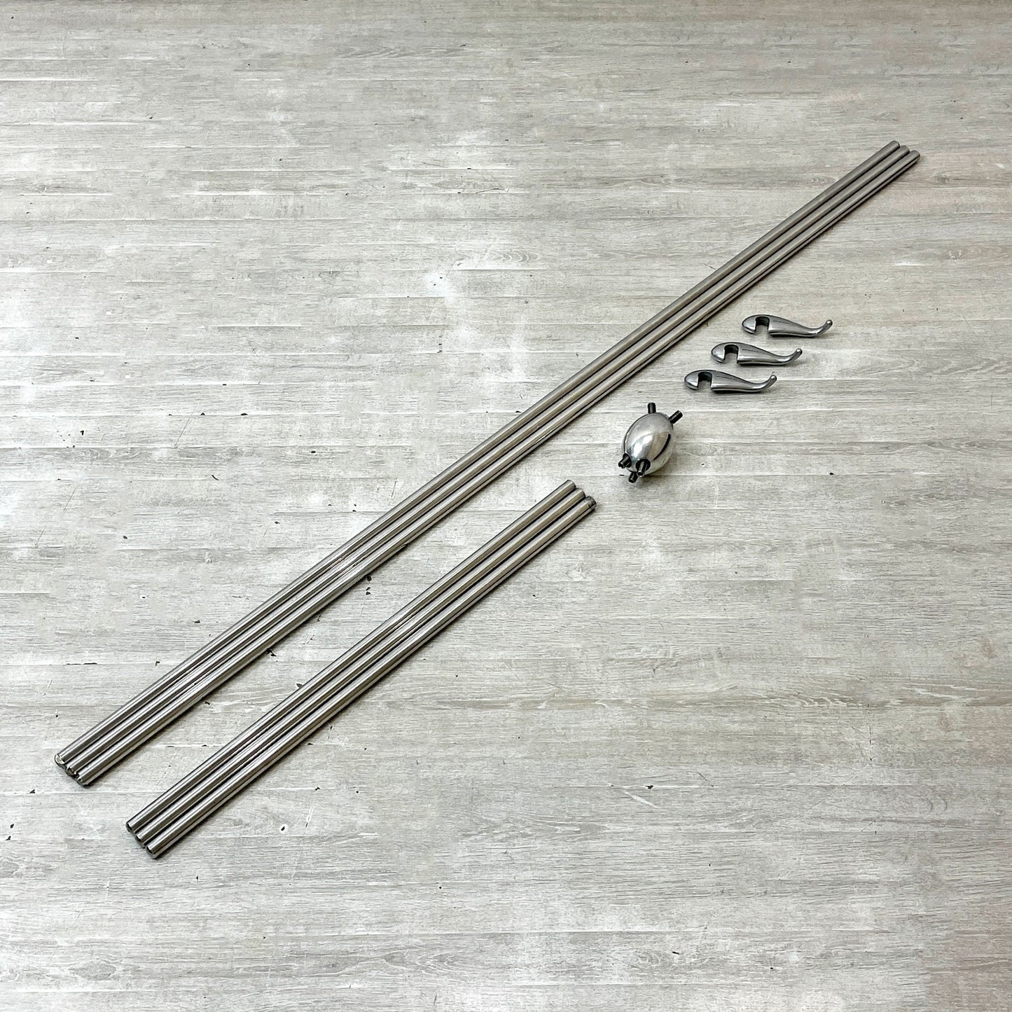 スピンダー・デザイン Spinder Design ミニマリスティック コートラック Minimalistic Coat Rack コートハンガー ハンガーラック ステンレス アルミニウム 3本脚 F.A. Porsche ミニマル モダン オランダビンテージ ●