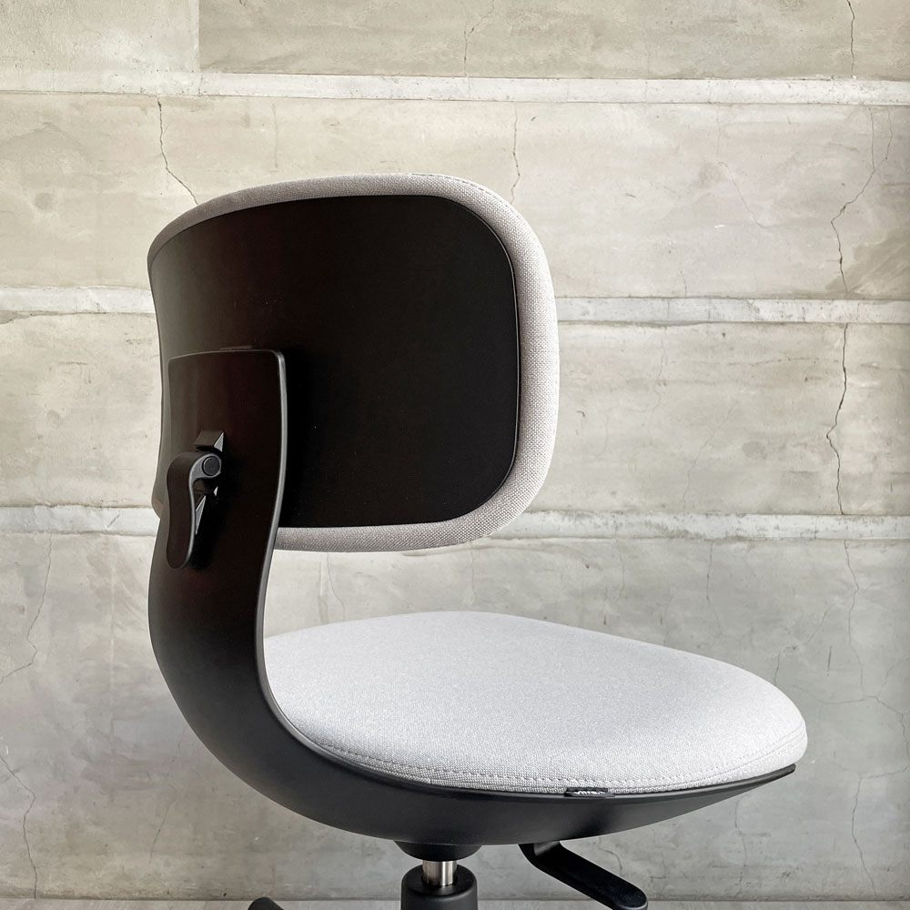 ヴィトラ vitra ルーキー Rookie デスクチェア キャスターチェア コンスタンチン・グルチッチ グレー系 ファブリッック 定価￥78,100- ♪