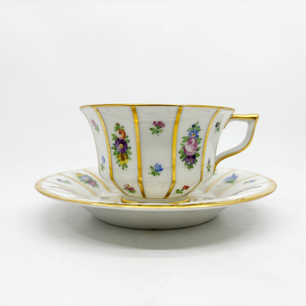 ロイヤルコペンハーゲン ROYAL COPENHAGEN ヘンリエッテ Henriette カップ＆ソーサー C&S 花柄 24K 金彩 デンマーク 北欧食器 希少 ●