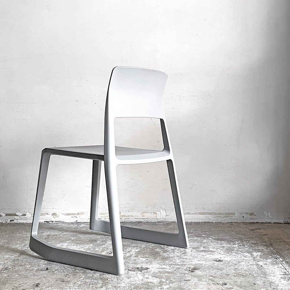 ヴィトラ Vitra ティプトン Tipton チェア スタッキングチェア チルト機能 ロッキングチェア バサルト C ■