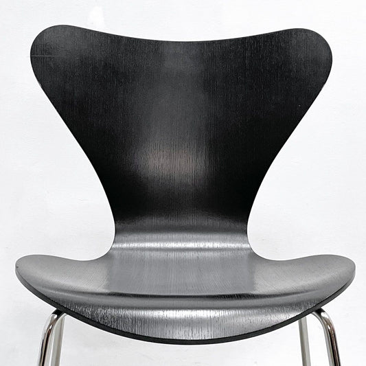 フリッツハンセン Fritz Hansen セブンチェア ダイニングチェア カラードアッシュ ブラック アルネ・ヤコブセン 北欧 デンマーク 定価￥76,780- B ●