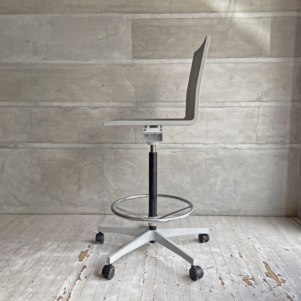 ヴィトラ Vitra ゼロフォー カウンター 04 Counter オフィスチェア ハイチェア カウンターチェア グレー キャスターチェア マールテン・ヴァン・セーヴェレン ♪