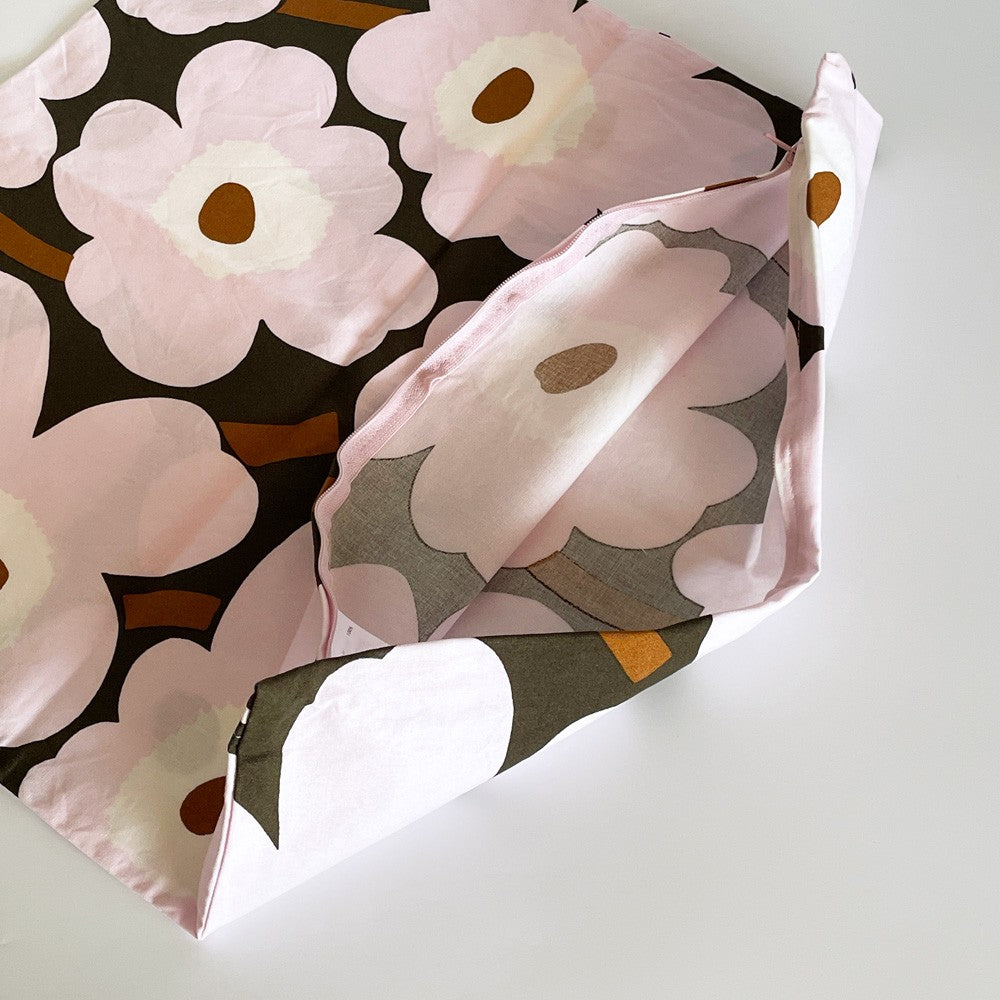 マリメッコ Marimekko ピエニウニッコ Pieni Unikko クッションカバー ブラウン ピンク マイヤ・イソラ 廃番カラー 50×50cm 北欧 ■