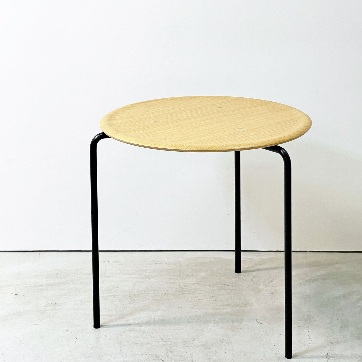 エンゲルブレヒト Engelbrechts ケヴィ KEVI 2010 ダイニングテーブル オーク材 プライウッド カフェテーブル 70cm 3本脚 ヨルゲン・ラスムッセン デンマーク 未使用品 B ●