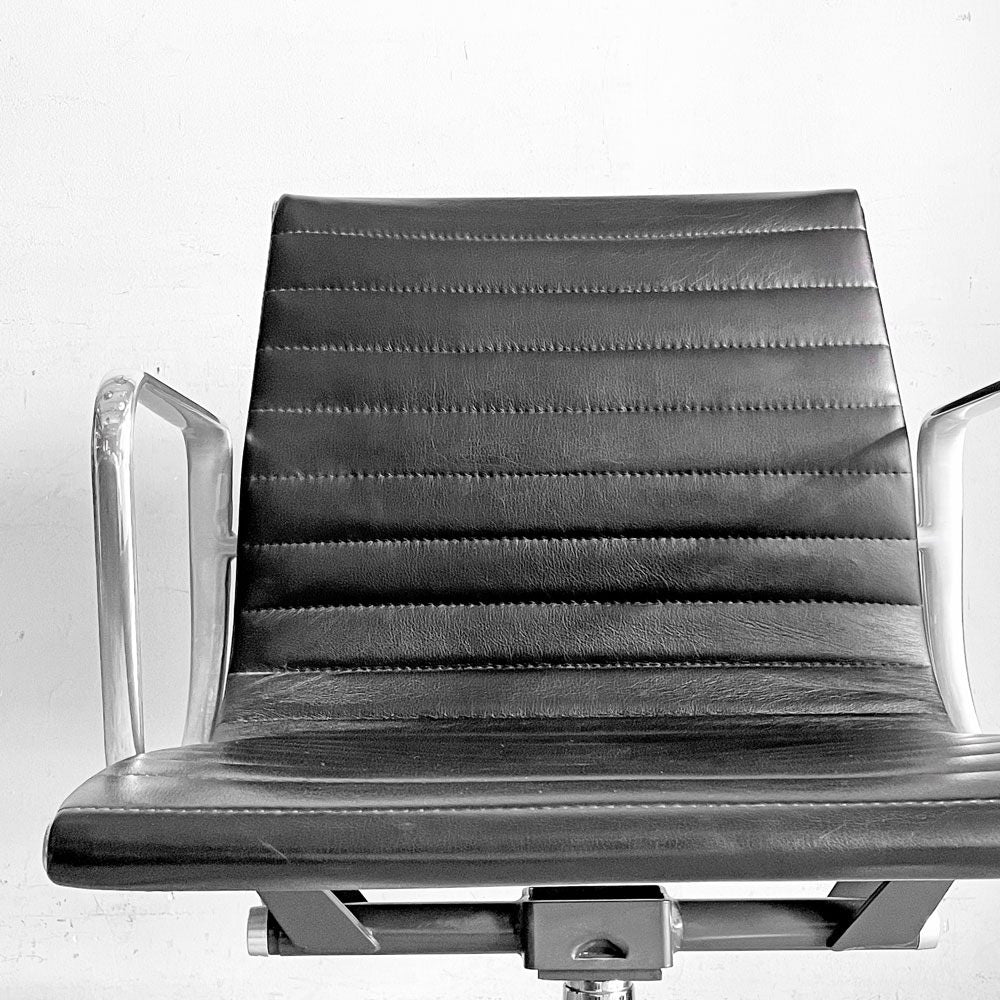 ハーマンミラー Herman Miller イームズアルミナムグループチェア マネージメントチェア アルミバフベース 回転式昇降 5本脚 キャスタータイプ 本革 イームズ ■